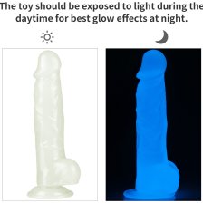 Светящийся в темноте фаллос на присоске Lumino Play Dildo 22 см