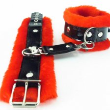 Красные наручники с мехом BDSM Light