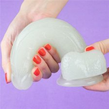 Светящийся в темноте фаллос на присоске Lumino Play Dildo 19 см
