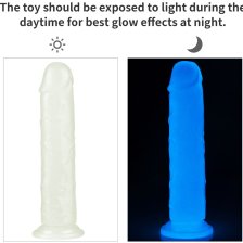 Светящийся в темноте фаллос на присоске Lumino Play Dildo 21 см